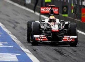 İtalya'da ilk cep Hamilton'un!