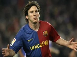 Messi Barcelona'yı ipten aldı !