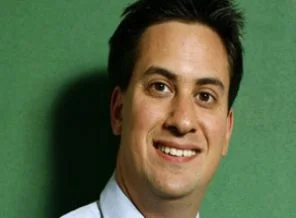 Miliband'den bankacılık sistemi çıkışı