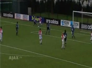 Minik Ajaxlı'dan mükemmel çalım ve gol!