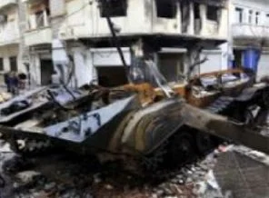 Muhalifler, Halep'te Esed'in tanklarını ateşe veriyor