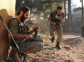 Muhalifler, karargahlarını Suriye'ye taşıdı