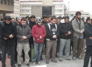 Müslüman öğrencilere büyük kolaylık