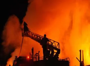Nijerya'da devrilen tanker yandı: 14 ölü