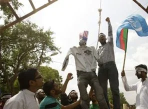 Pakistan'da İslam Karşıtı Film protestosu sürüyor