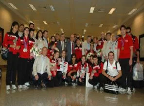 Paralimpik sporcularımız madalyalarla döndü