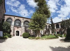 Pargalı sarayı çöplük sarayı oldu!