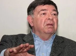 Şahin Alpay müslümanlara hakarete tepki gösterdi