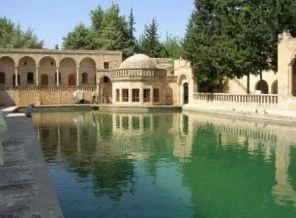 Şanlıurfa'da bir efsane 'Balıklı Göl'