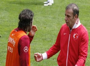 Selçuk İnan ilk 11'de mi?