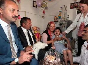 Songül'e sürpriz parti