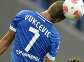 Ünlü futbolcu ölümle savaşıyor