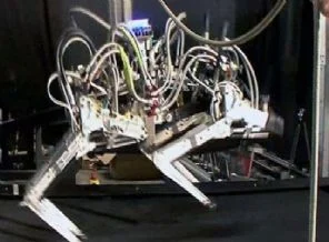 Usain Bolt'tan hızlı koşan robot