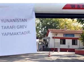 Yunanistan'daki grev sınır kapılarını boşalttı
