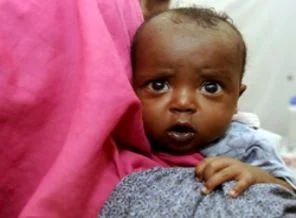 Afrikalı çocuklara menenjit aşısı