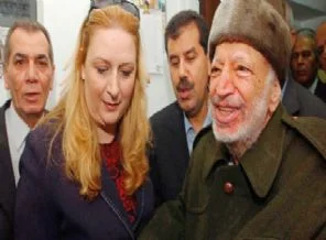 Arafat'ın eşi Arafat'ın ölümüyle ilgili ifade verdi