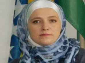 Avrupa'nın ilk başörtülü belediye başkanı