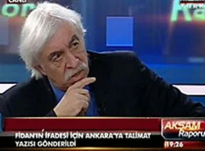 Canlı yayında spikere Alex fırçası