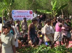 Cansuyu ekibi Arakanlı mültecilerin kamplarına ulaştı