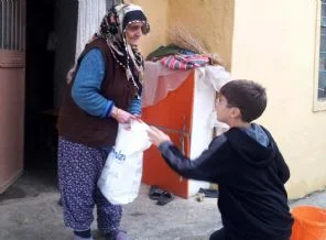 Cemevinde dualarla kesilen kurbanlar Tunceli'de ailelere dağıtıldı