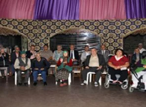 Darülaceze'de sıra gecesi...