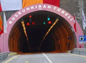 Doğu'nun en büyük tüneli hizmete açıldı