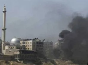 Halep'te üç bombalı saldırı: Çoğu asker 40 ölü