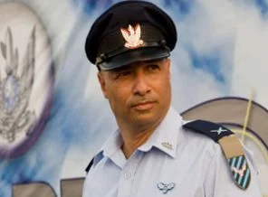 Hizbullah hava komutanını yerinden etti