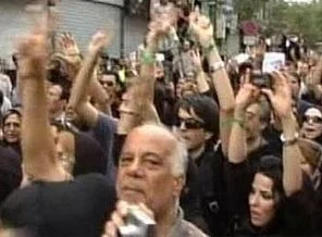 İran'da Esnaf Polisle çatıştı