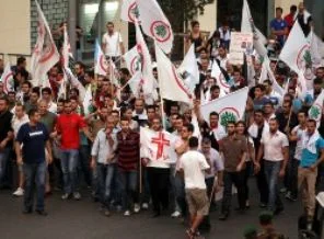 Lübnan'da halk Şam'a karşı sokaklarda