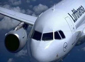 Lufthansa uçağı kokudan geri döndü