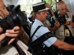 Marsilya'da 30 polis açığa alındı