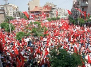 Milliyetçi sağın şiddetle imtihanı