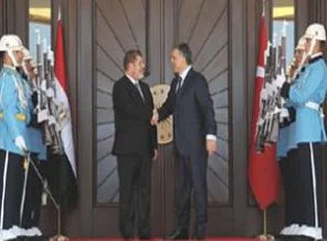 Mısır halkı: Mursi'nin Türkiye ziyareti önemli