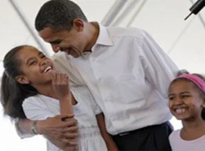 Obama, kızları için Facebook'tan endişeli