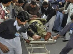 Pakistan'daki saldırıda 15 kişi öldü
