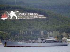 Rus savaş gemisi Çanakkale'den geçti
