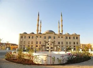 Sahraaltı'nın en büyük camisi açıldı