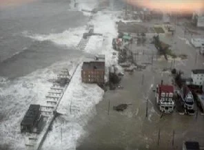 Sandy vurdu, ABD ve Kanada'da 12 kişi öldü