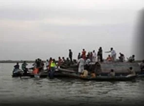 Arakan'da bir tekne faciası daha: 100 kayıp