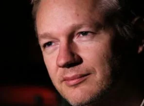 Assange şimdi internete karşı