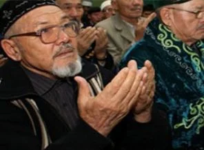 Bu ülke'de kamusal alanda namaz yasaklandı