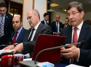 Davutoğlu'ndan BM'ye Filistin için çağrı