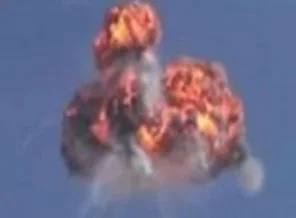 Esed'e bağlı helikopter düşürüldü( video)