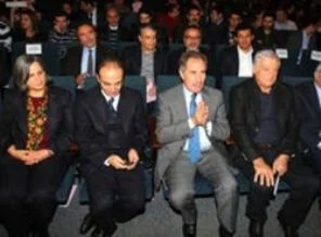 Hamlet Ankara'da Kürtçe konuştu