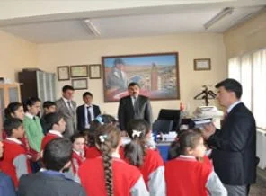 Hasankeyf'te 100 öğrenciye SBS ve LYS bursu