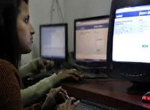 Hindistan'da, Facebook dolayısıyla tutuklama