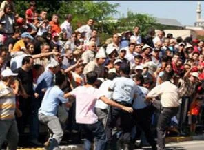 Hırsızlık zanlısına linç