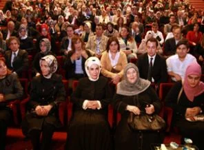 Huzur Sokağı tiyatro oyunu oldu
