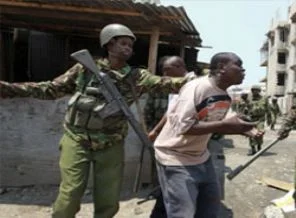 Kenya'da askerler sivillere ateş açtı